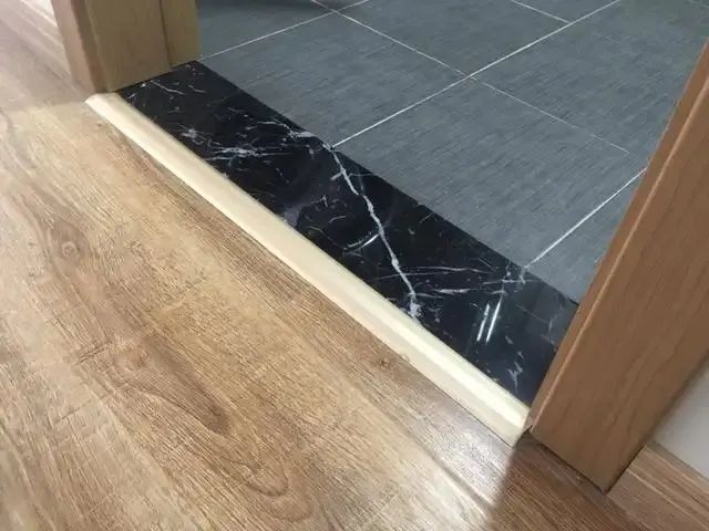衛(wèi)生間過門石極致工藝，竟然還敢這么做？