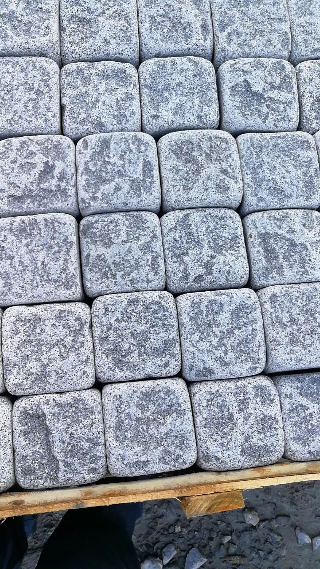 芝麻黑自然面,马蹄石,弹石,小方块,滚石-供应信息-中国石材网