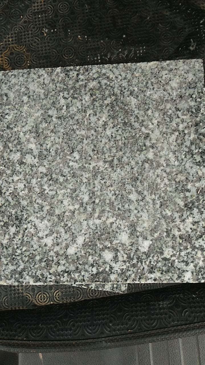 江西芝麻灰70头路沿石,60头地铺料大量现货-求购信息-中国石材网