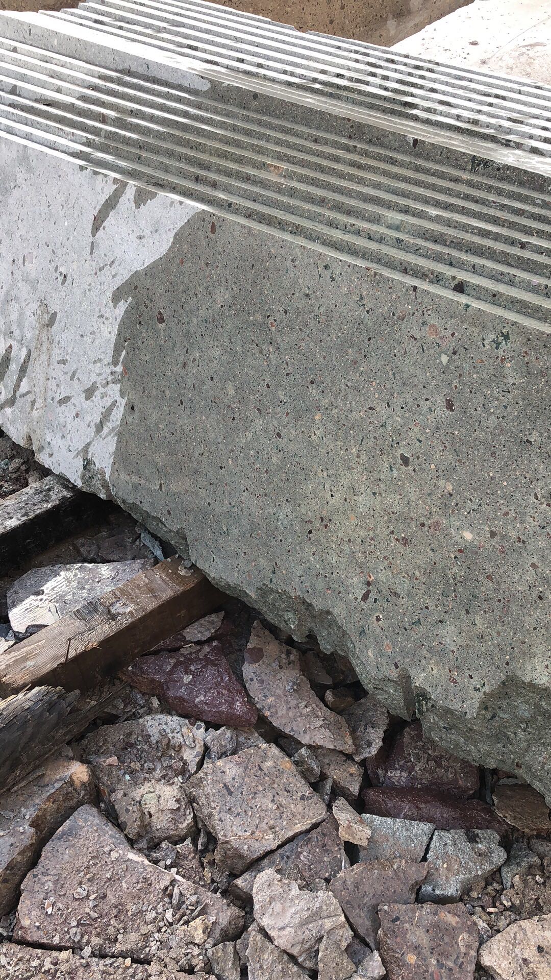 高湖石凝灰岩供货13758601598