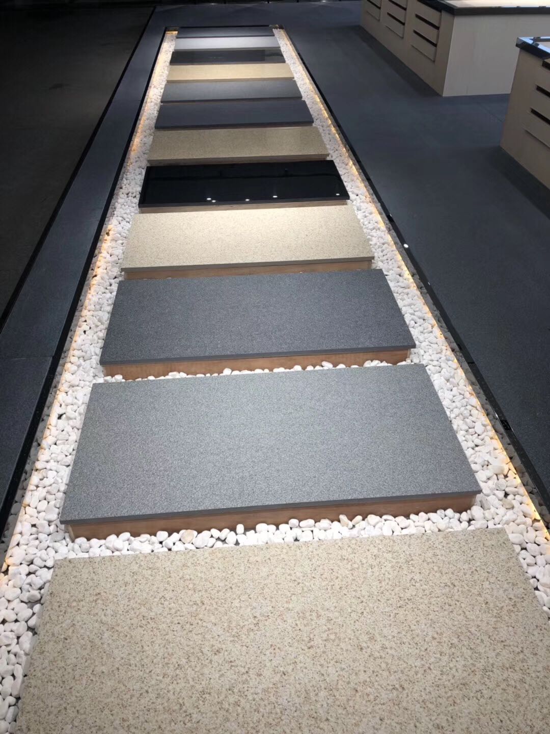 熔岩板八大优势:1,耐磨损 熔岩板耐磨度-供应信息-中国石材网