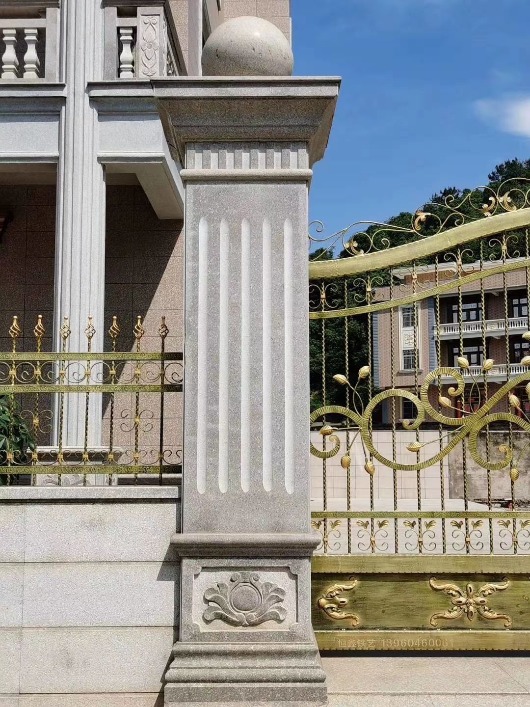 各种栏杆,压板,浮雕,门窗线条,路标,路沿,圆球,阻车石,将军柱,罗马柱