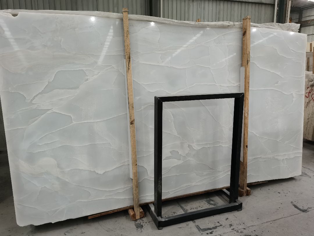 求购卡里冰玉飘花冰裂纹!只要下图板面,其-求购信息-中国石材网
